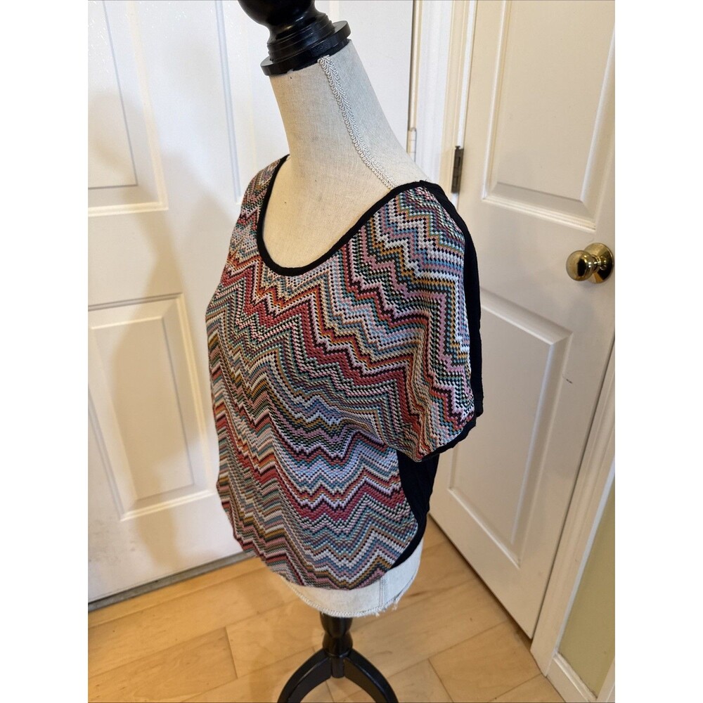 CHEVRON STRIPES Elementz Women’s Size Medium Pink Chevron Print T-Shirt